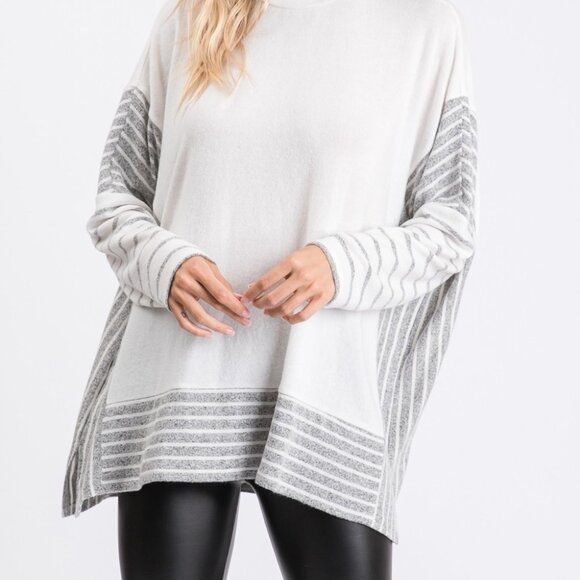 Striped Contrast Knit Pullover Top - Picture 2 of 4